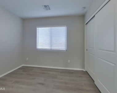 17970 N 114th Lane - Photo Thumbnail 8