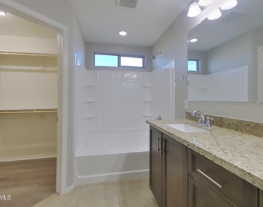 17970 N 114th Lane - Photo Thumbnail 7
