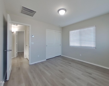 17970 N 114th Lane - Photo Thumbnail 12