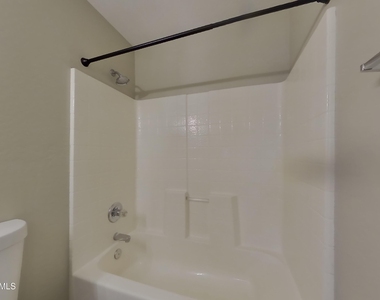 11817 W Poinsettia Drive - Photo Thumbnail 13