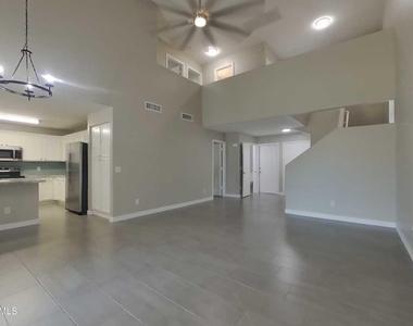 11817 W Poinsettia Drive - Photo Thumbnail 1