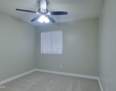 11817 W Poinsettia Drive - Photo Thumbnail 11