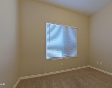 25574 W St Charles Court - Photo Thumbnail 10