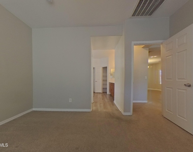 25574 W St Charles Court - Photo Thumbnail 5