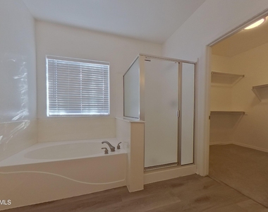 25574 W St Charles Court - Photo Thumbnail 8
