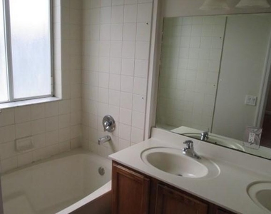 3041 Laurel Ridge Circle - Photo Thumbnail 3