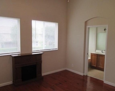 3041 Laurel Ridge Circle - Photo Thumbnail 2
