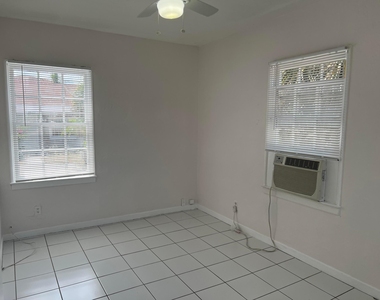 311 S J Street - Photo Thumbnail 4