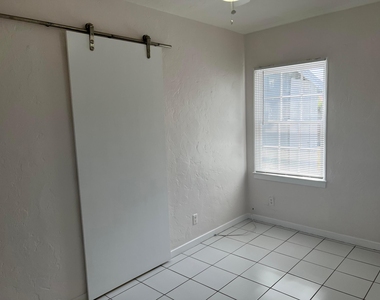 311 S J Street - Photo Thumbnail 5