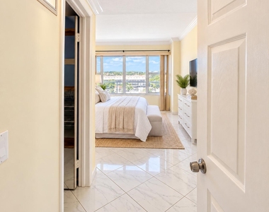 3700 Galt Ocean Drive - Photo Thumbnail 17