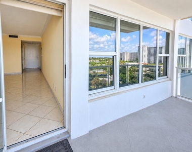 3700 Galt Ocean Drive - Photo Thumbnail 9