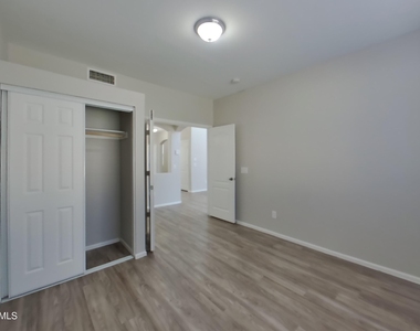 30010 N Sedona Place - Photo Thumbnail 13