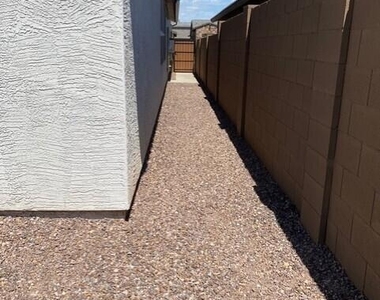 2713 E Tie Down Drive - Photo Thumbnail 20