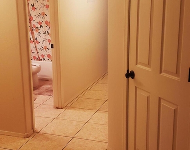 7357 W Valencia Drive - Photo Thumbnail 10