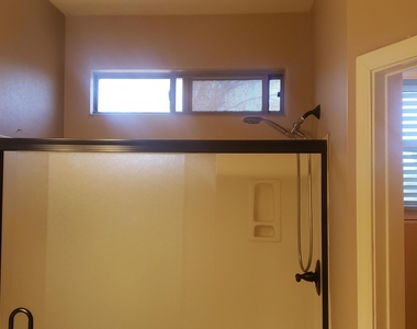 7357 W Valencia Drive - Photo Thumbnail 6