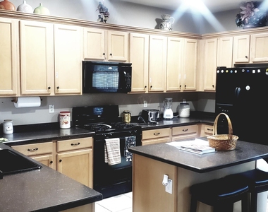 7357 W Valencia Drive - Photo Thumbnail 2