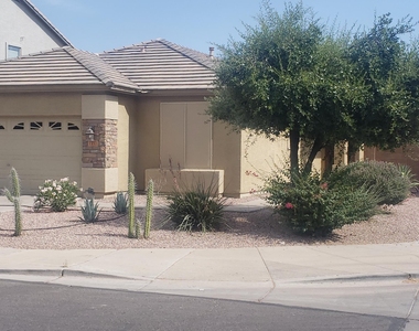 7357 W Valencia Drive - Photo Thumbnail 16
