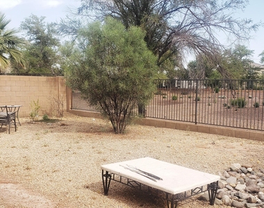 7357 W Valencia Drive - Photo Thumbnail 15