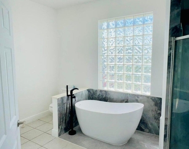 1196 Hatteras Circle - Photo Thumbnail 7