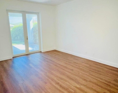 1196 Hatteras Circle - Photo Thumbnail 10