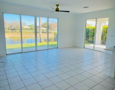 1196 Hatteras Circle - Photo Thumbnail 3
