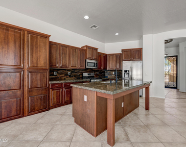 35513 N 31st Drive - Photo Thumbnail 9