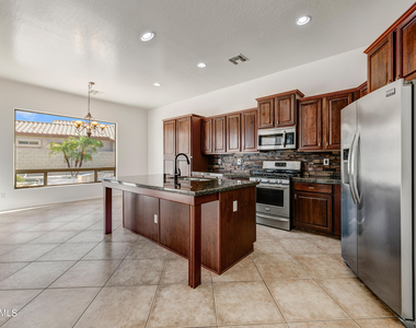 35513 N 31st Drive - Photo Thumbnail 7