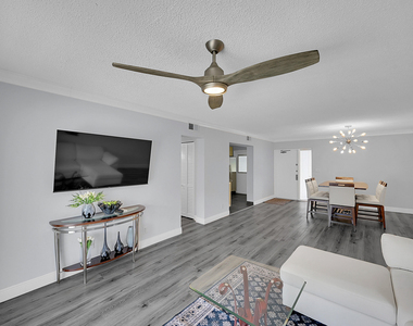 800 E Camino Real - Photo Thumbnail 10