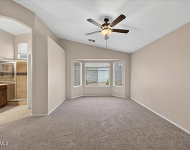 20270 N 82nd Lane - Photo Thumbnail 12
