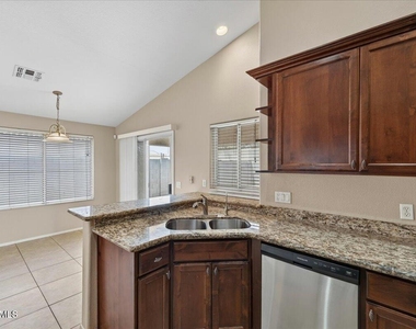 20270 N 82nd Lane - Photo Thumbnail 8