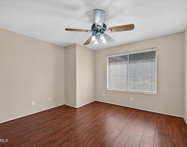 20270 N 82nd Lane - Photo Thumbnail 4