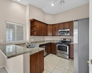 20270 N 82nd Lane - Photo Thumbnail 7