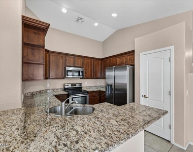 20270 N 82nd Lane - Photo Thumbnail 9