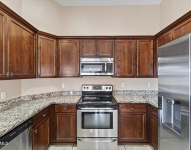 20270 N 82nd Lane - Photo Thumbnail 6