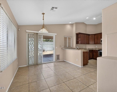 20270 N 82nd Lane - Photo Thumbnail 10