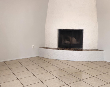 6701 N 27th Avenue - Photo Thumbnail 3