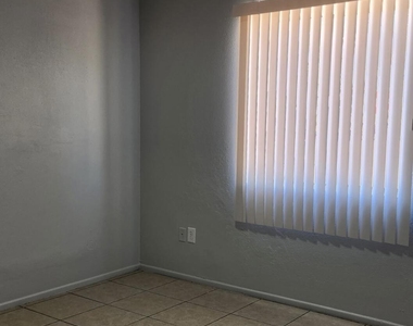 6701 N 27th Avenue - Photo Thumbnail 6