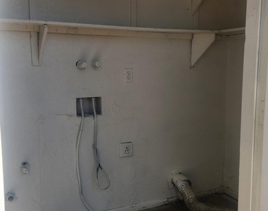 6701 N 27th Avenue - Photo Thumbnail 8