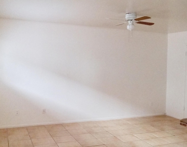 2002 E Sweetwater Avenue - Photo Thumbnail 2