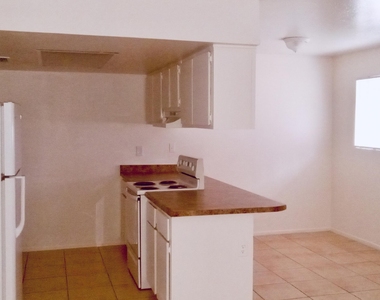 2002 E Sweetwater Avenue - Photo Thumbnail 3