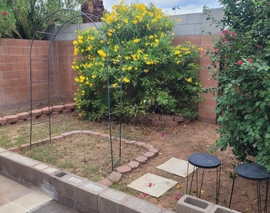 4437 E Hubbell Street - Photo Thumbnail 16