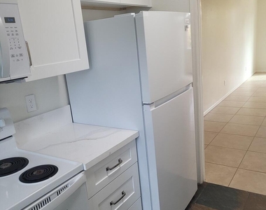 4437 E Hubbell Street - Photo Thumbnail 2