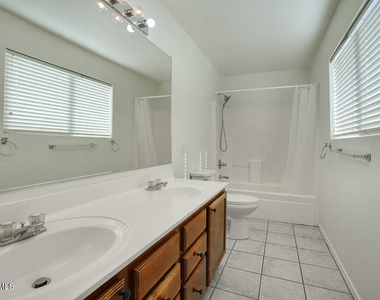 5141 E Mark Lane - Photo Thumbnail 9