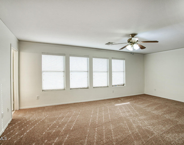 5141 E Mark Lane - Photo Thumbnail 8