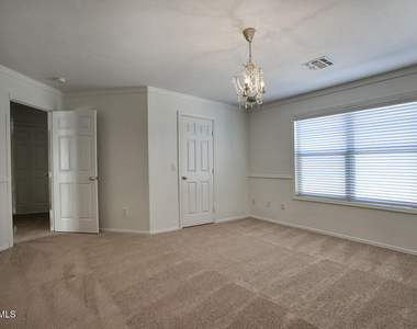 5141 E Mark Lane - Photo Thumbnail 12