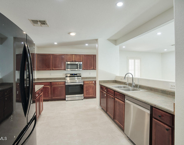 5141 E Mark Lane - Photo Thumbnail 4