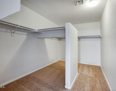 5141 E Mark Lane - Photo Thumbnail 10