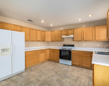 1590 W Dublin Court - Photo Thumbnail 12