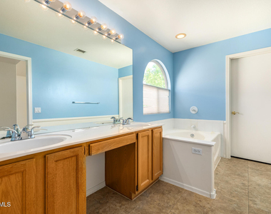 1590 W Dublin Court - Photo Thumbnail 18