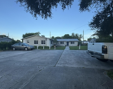 4165 42nd Avenue S - Photo Thumbnail 4
